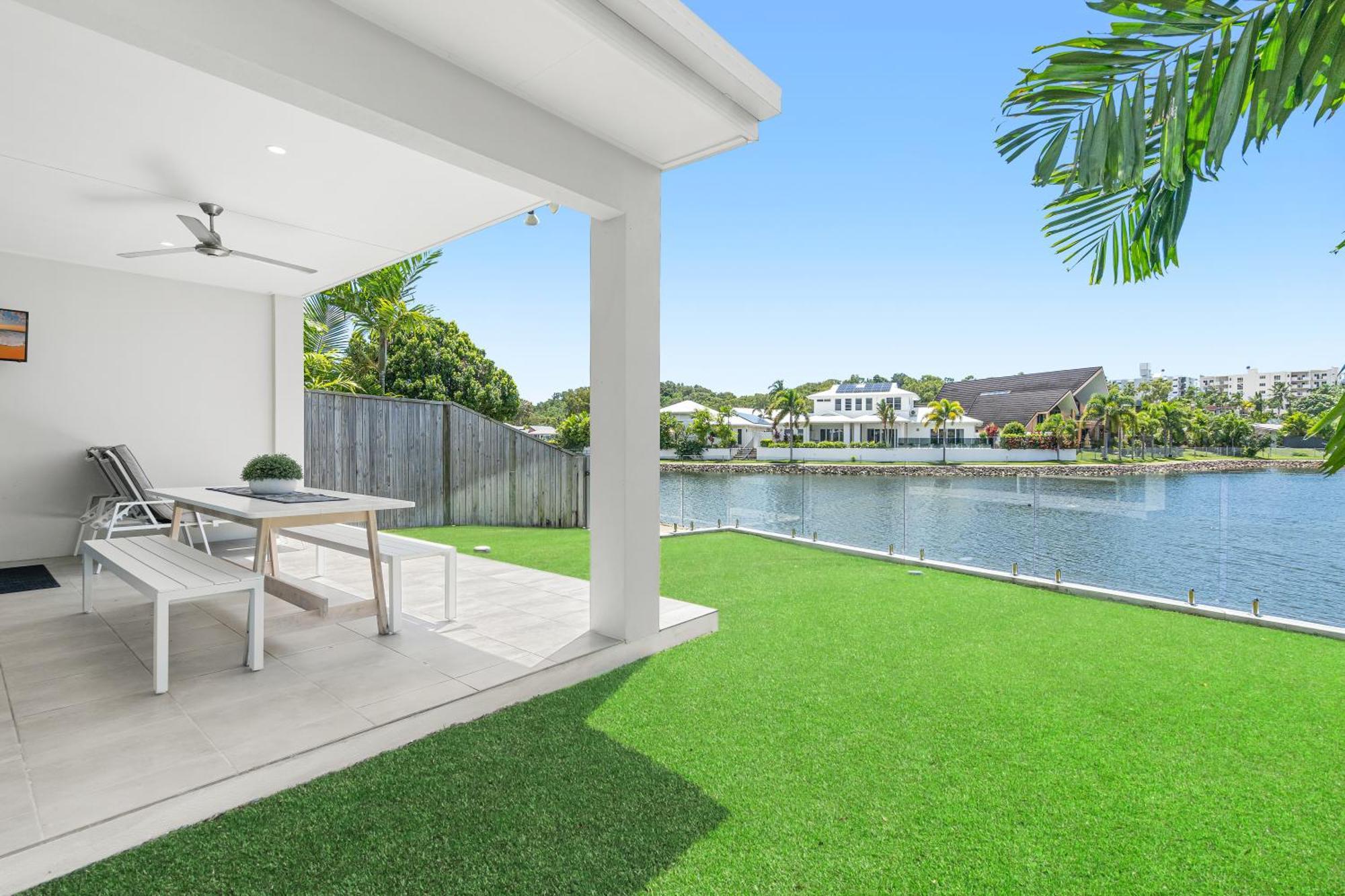 Blue Lagoon Villa B Cairns Exterior photo